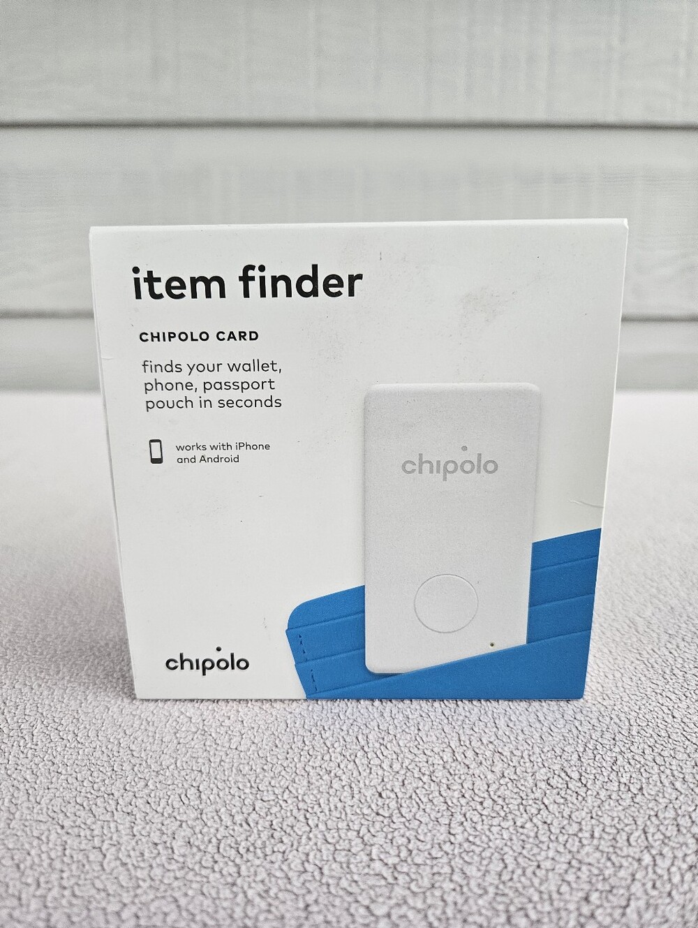 Chipolo Item Finder Card Wallet Pouch Purse Bag Misplaced Item Finder Tag White